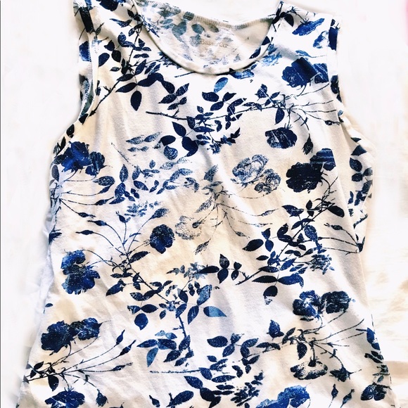 G.H. Bass & Co. Floral Tank Top - Picture 2 of 2